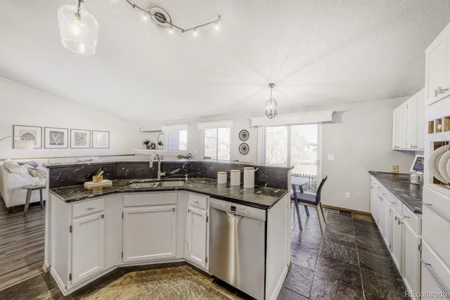 $585,000 | 5005 East 117th Avenue, Thornton, CO 80233