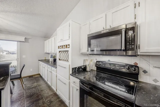 $585,000 | 5005 East 117th Avenue, Thornton, CO 80233