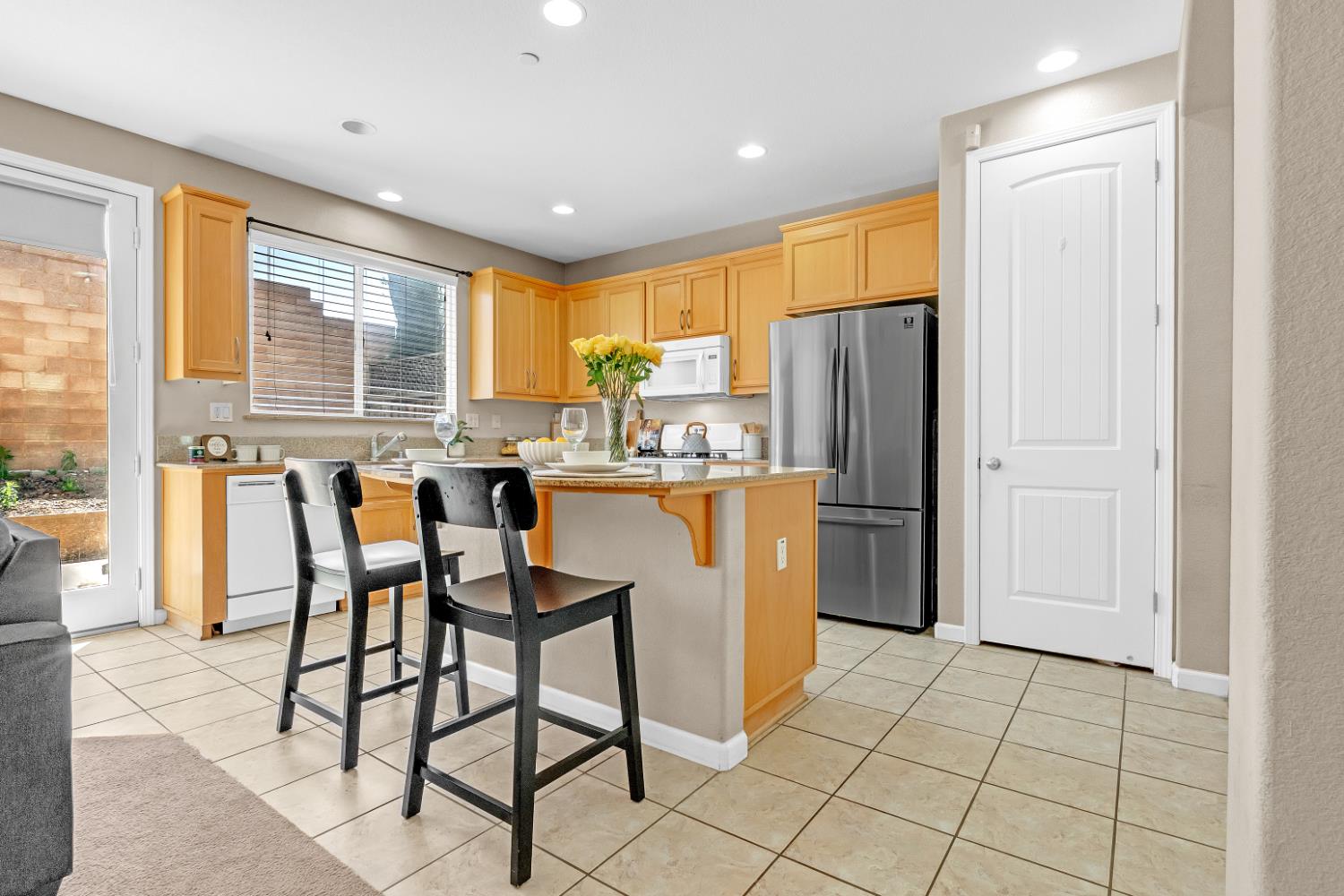 1672 Roma Drive Pittsburg, CA 94565 - Photo 3 of 52