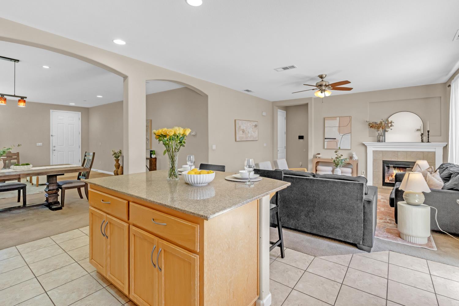 1672 Roma Drive Pittsburg, CA 94565 - Photo 4 of 52