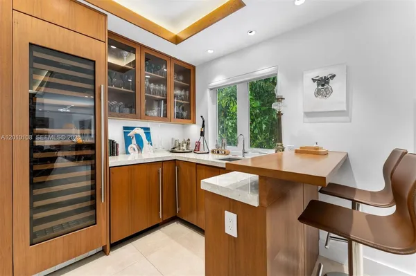 $5,478,000 | 690 Warren Lane, Key Biscayne, FL 33149