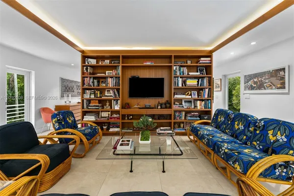 $5,478,000 | 690 Warren Lane, Key Biscayne, FL 33149