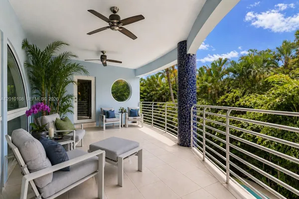 $5,478,000 | 690 Warren Lane, Key Biscayne, FL 33149