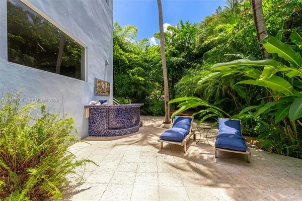 $5,478,000 | 690 Warren Lane, Key Biscayne, FL 33149