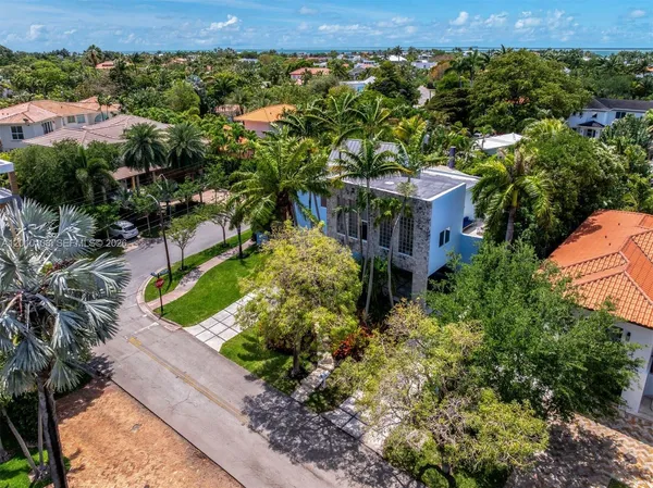 $5,478,000 | 690 Warren Lane, Key Biscayne, FL 33149