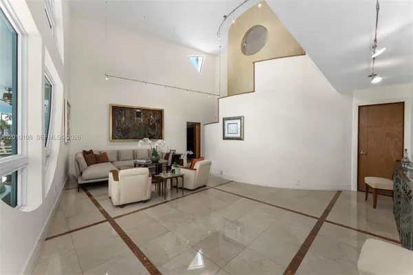 $5,478,000 | 690 Warren Lane, Key Biscayne, FL 33149