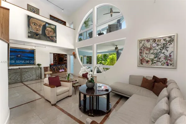 $5,478,000 | 690 Warren Lane, Key Biscayne, FL 33149