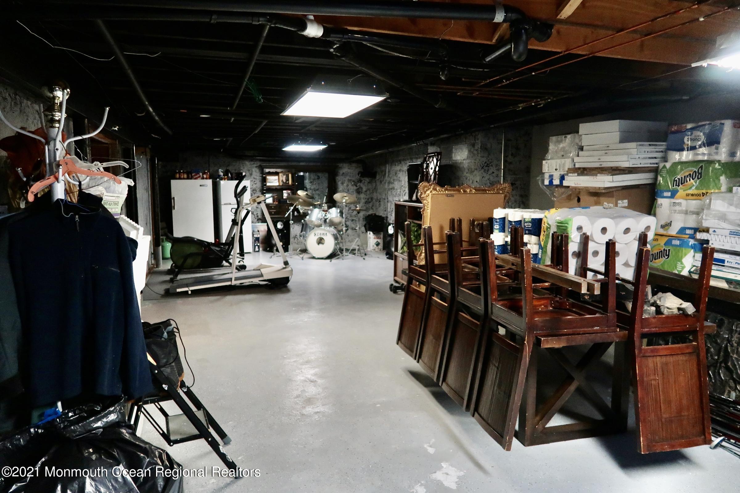 11 Frank Applegate Road Jackson, NJ 08527 - Photo 22 of 37 a view of a room with gym equipment