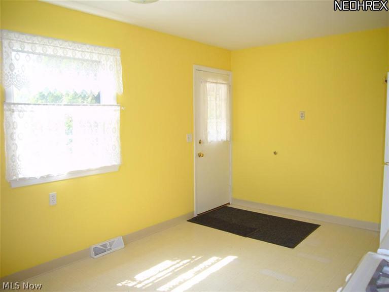 4152 Greenvale Road South Euclid, OH 44121 - Photo 9 of 16