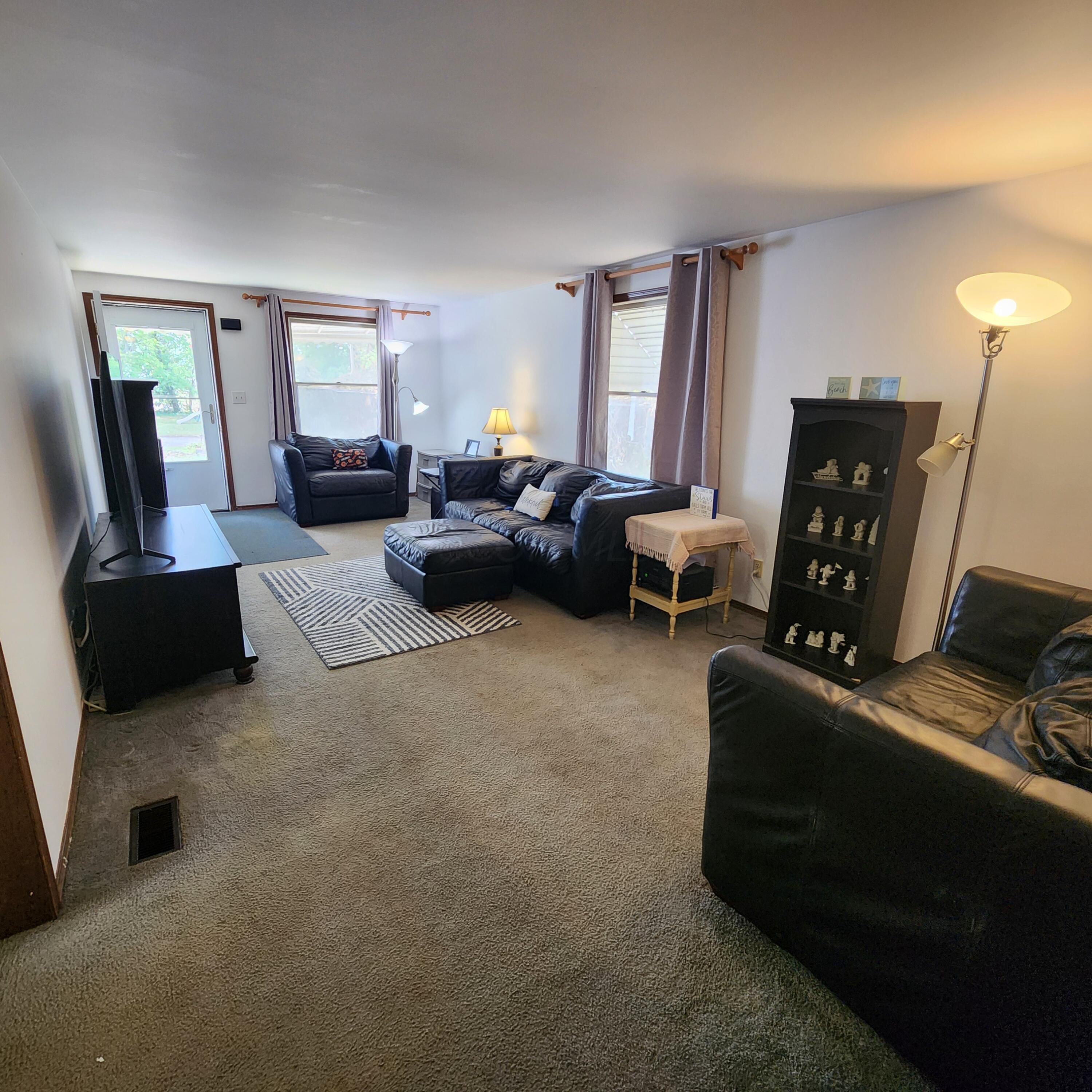 5992 Radekin Road Columbus, OH 43232 - Photo 3 of 15 1000013589