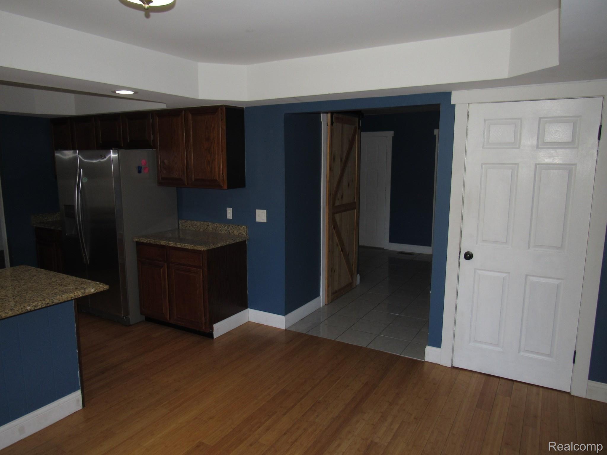 2136 Elkhorn Drive Rochester, MI 48307 - Photo 7 of 44 2136 ELKHORN LN ROCHESTER HILLS MI (68).JPG
