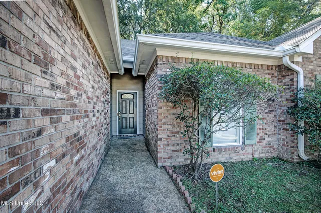 $243,000 | 2017 Rolling Hill Drive, Brandon, MS 39042