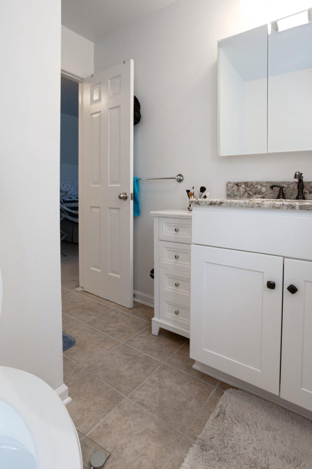 14815 Hanover Pike Upperco, MD 21155 - Photo 18 of 29 Primary en-suite Bathroom