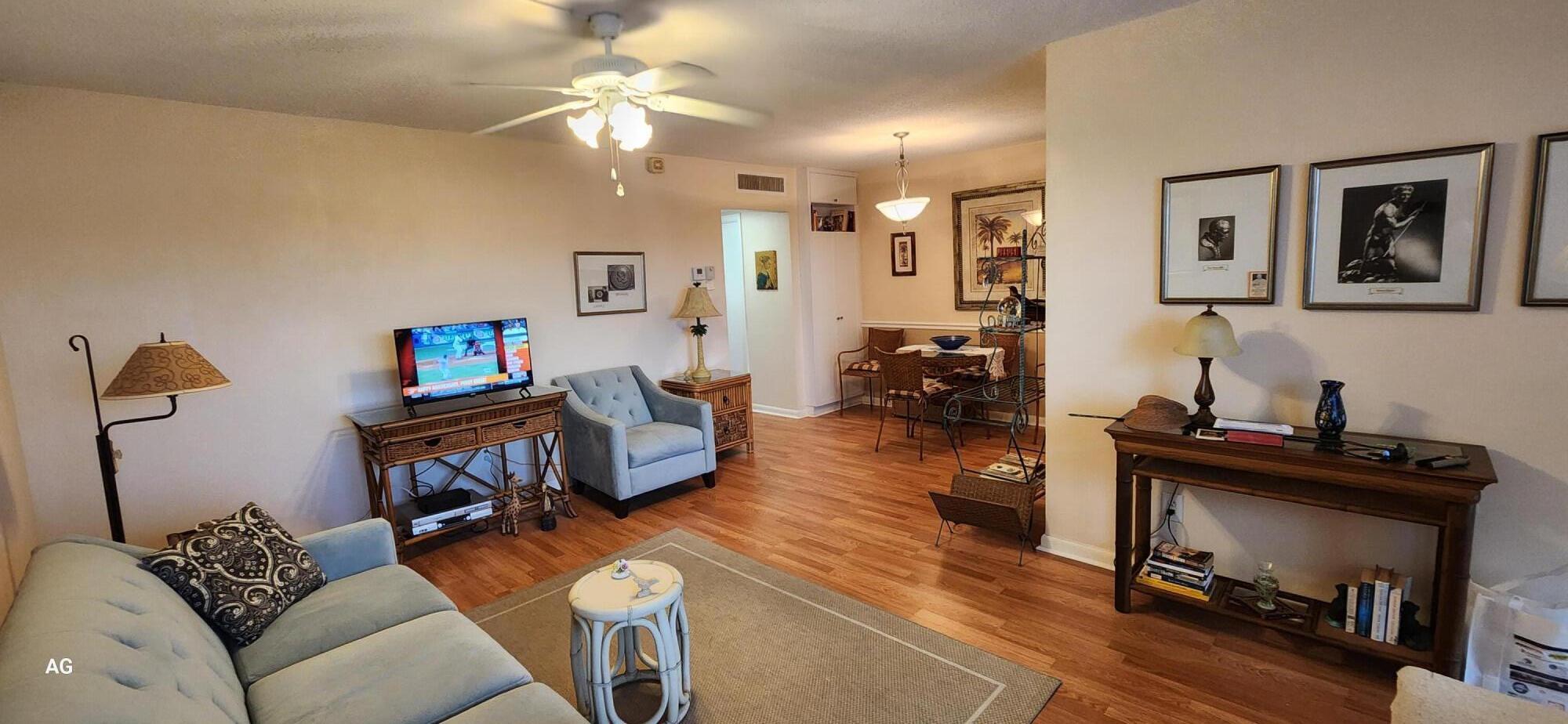 15 Southeast 13th Street, Unit D3 Boca Raton, FL 33432 - Photo 9 of 36 living