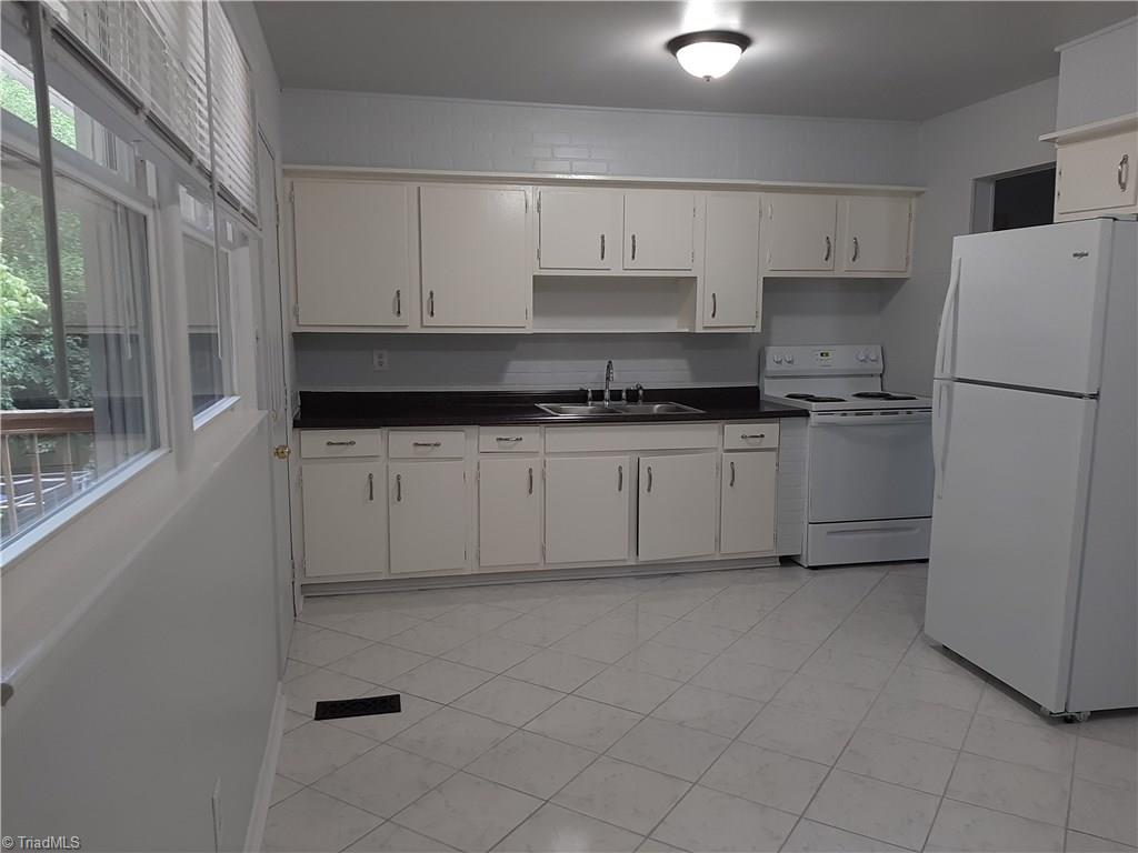 1012 Tabor Street High Point, NC 27262 - Photo 10 of 30