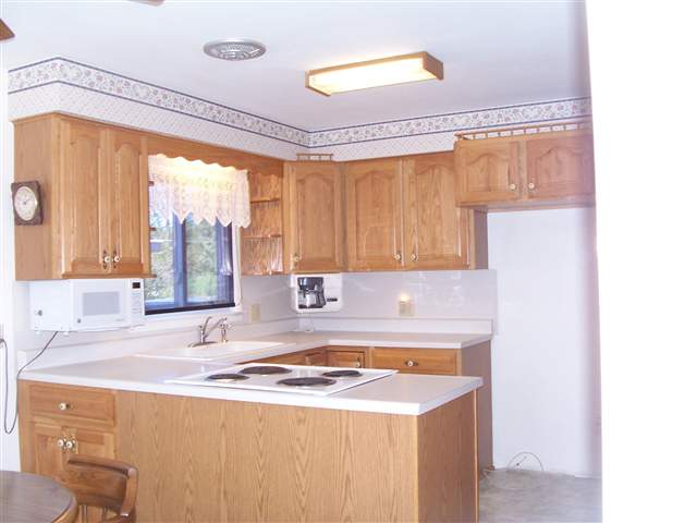 4319 Atkins Road Port Huron, MI 48060 - Photo 8 of 22 31058997-7.JPG