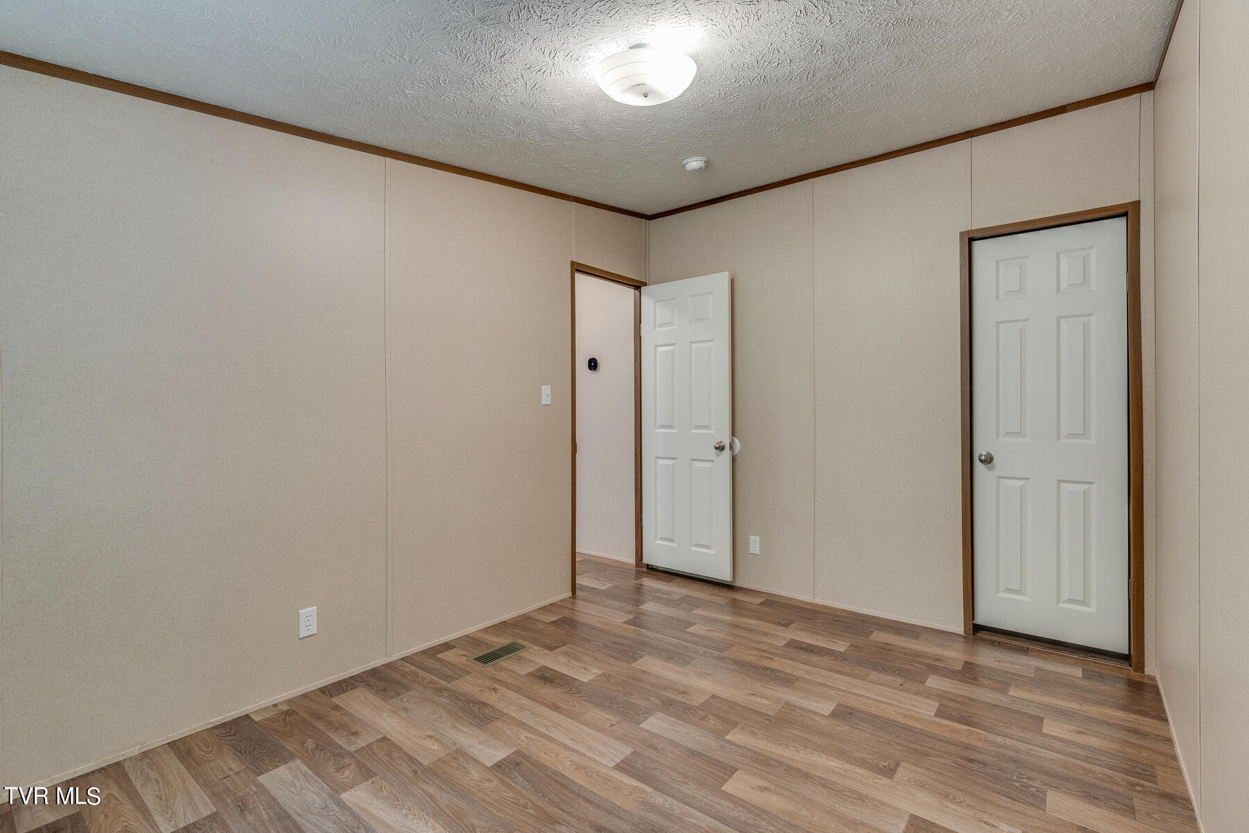 1184 Myrtle Drive Butler, TN 37640 - Photo 17 of 31 018