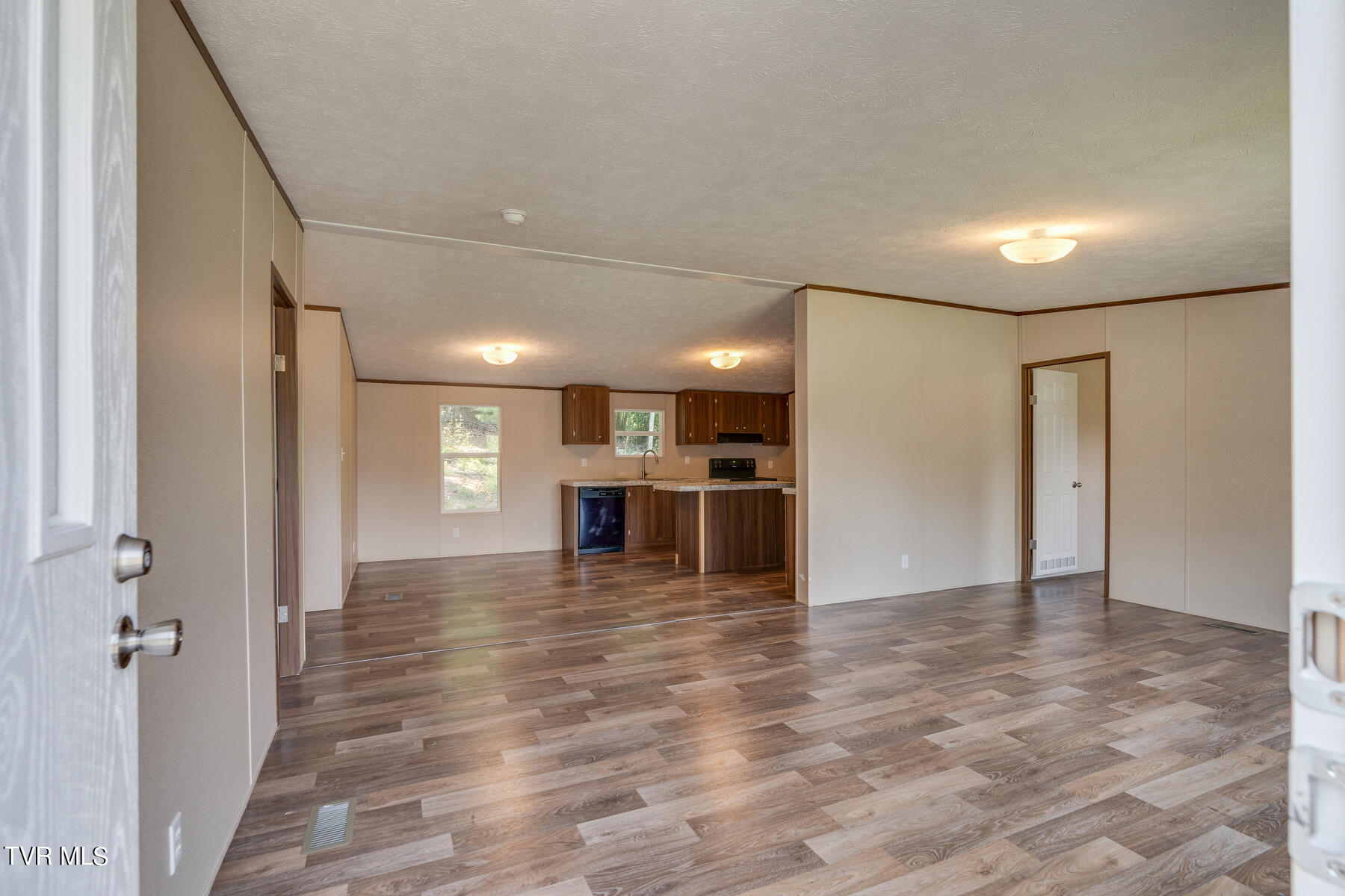 1184 Myrtle Drive Butler, TN 37640 - Photo 4 of 31 004