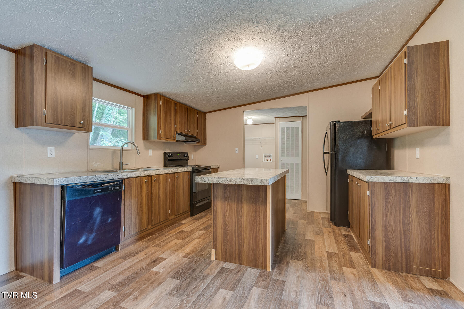 1184 Myrtle Drive Butler, TN 37640 - Photo 8 of 31 008