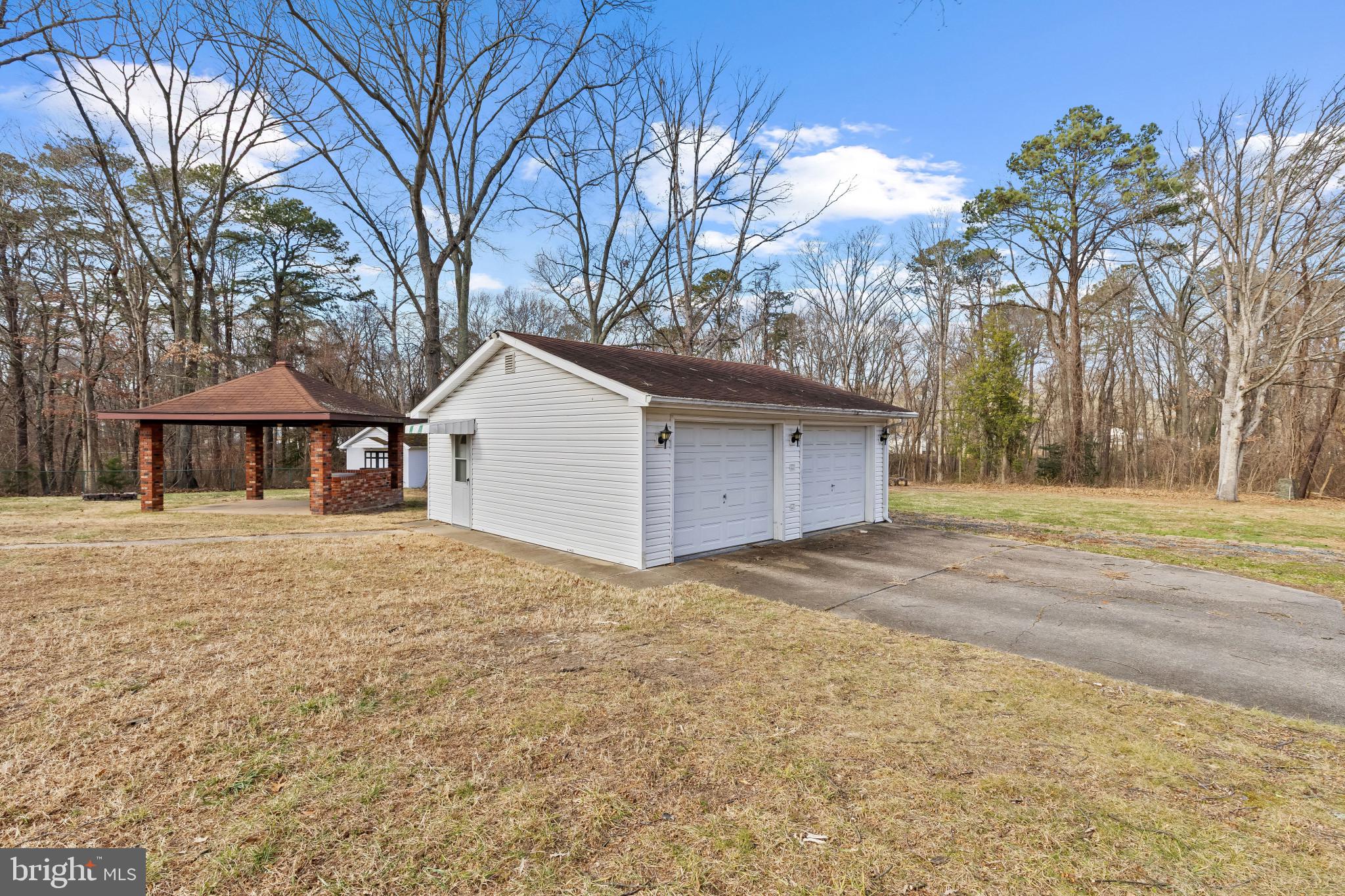 250 Poplar Road Millersville, MD 21108 - Photo 5 of 29 Oversize detached garage