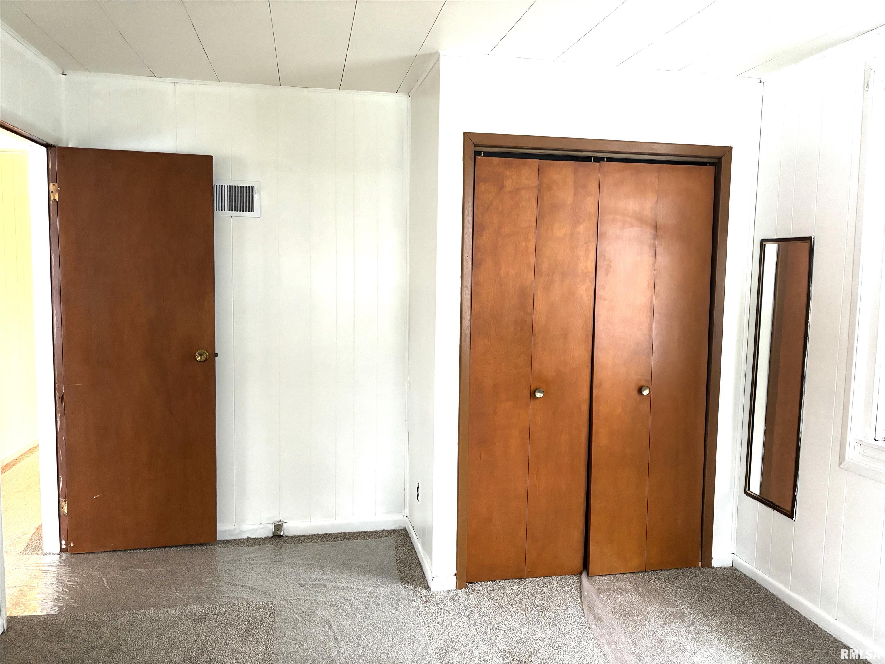 2245 South 10th Street Springfield, IL 62703 - Photo 5 of 17