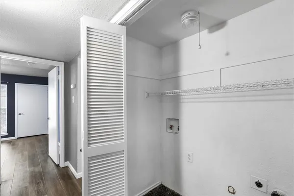 $194,990 | 2535 Wedglea Drive, Unit 224, Dallas, TX 75211