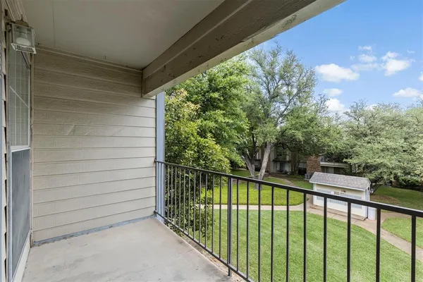 $194,990 | 2535 Wedglea Drive, Unit 224, Dallas, TX 75211
