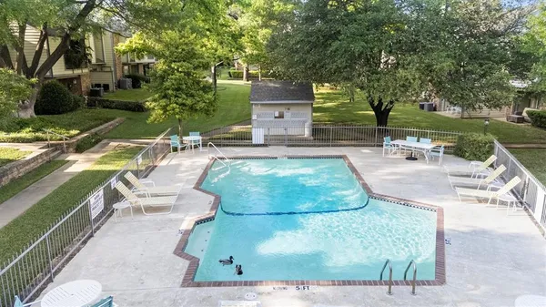 $194,990 | 2535 Wedglea Drive, Unit 224, Dallas, TX 75211