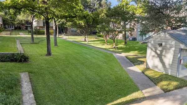 $194,990 | 2535 Wedglea Drive, Unit 224, Dallas, TX 75211