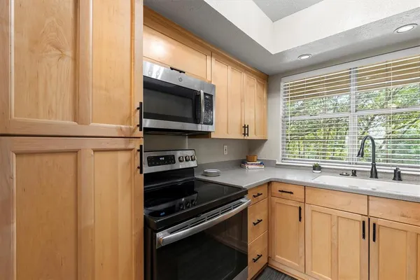 $194,990 | 2535 Wedglea Drive, Unit 224, Dallas, TX 75211