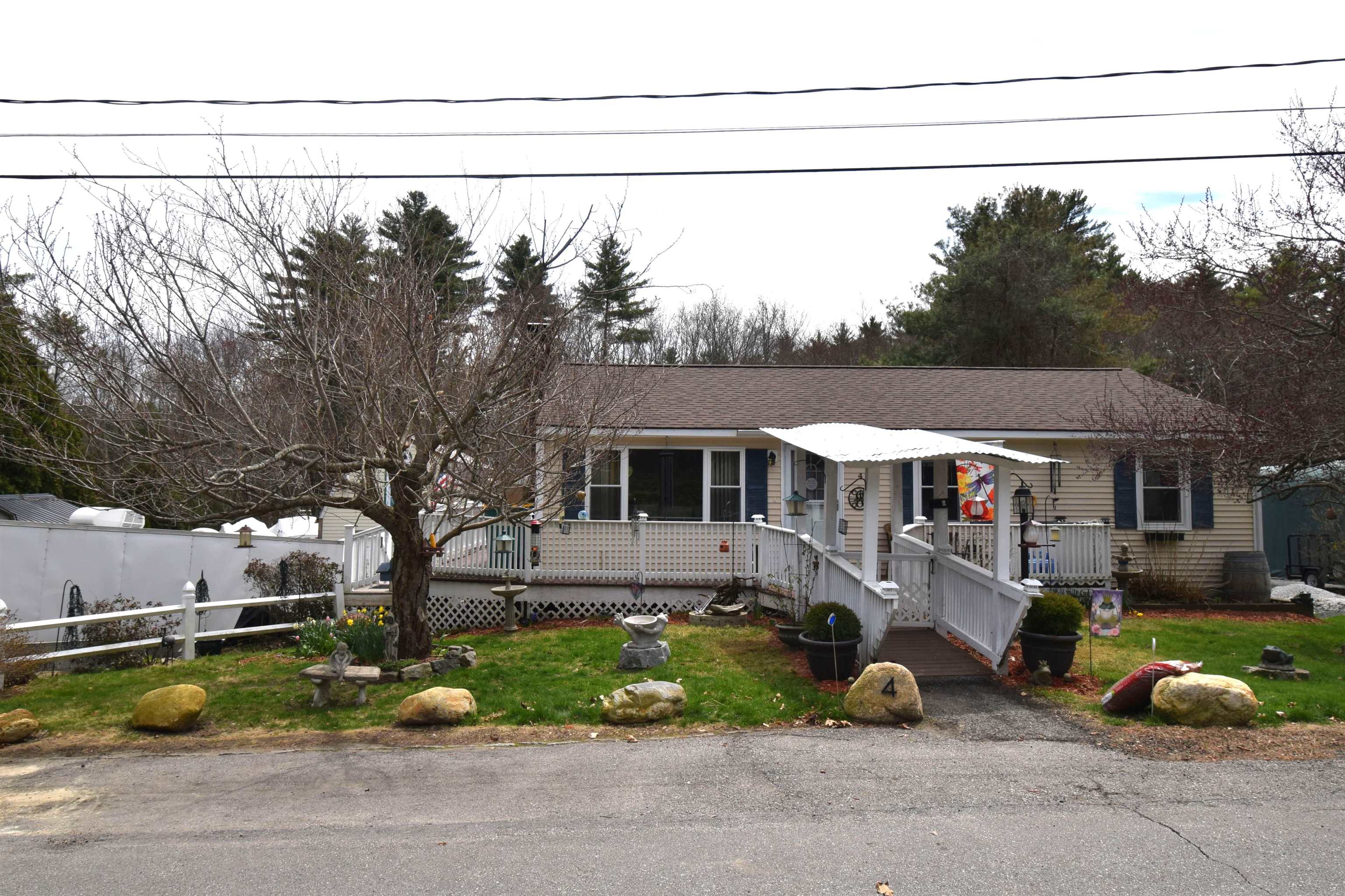 4 Independence Avenue Kingston, NH 03848 - Photo 1 of 43