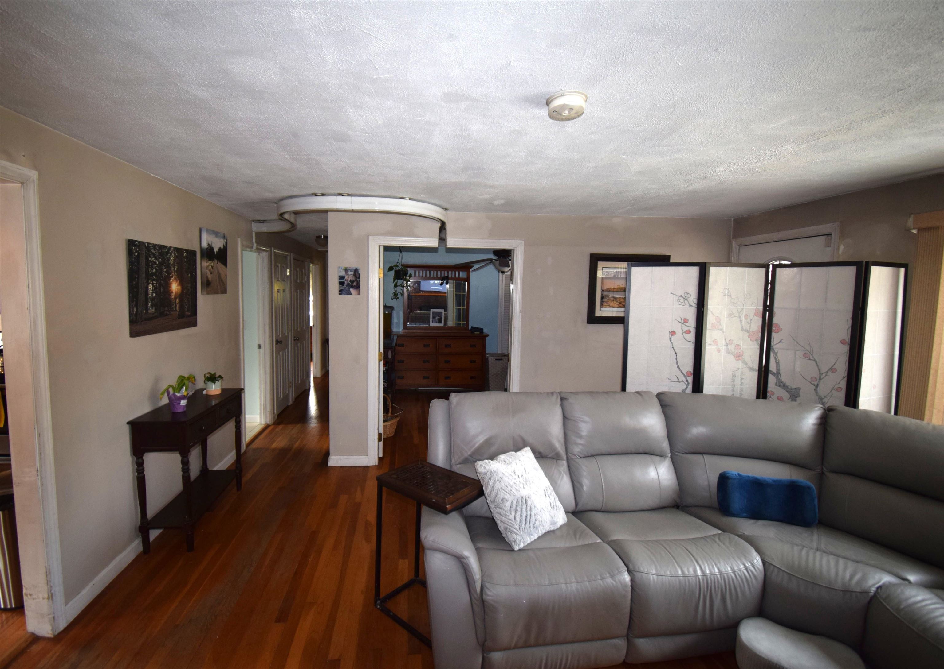 4 Independence Avenue Kingston, NH 03848 - Photo 15 of 43