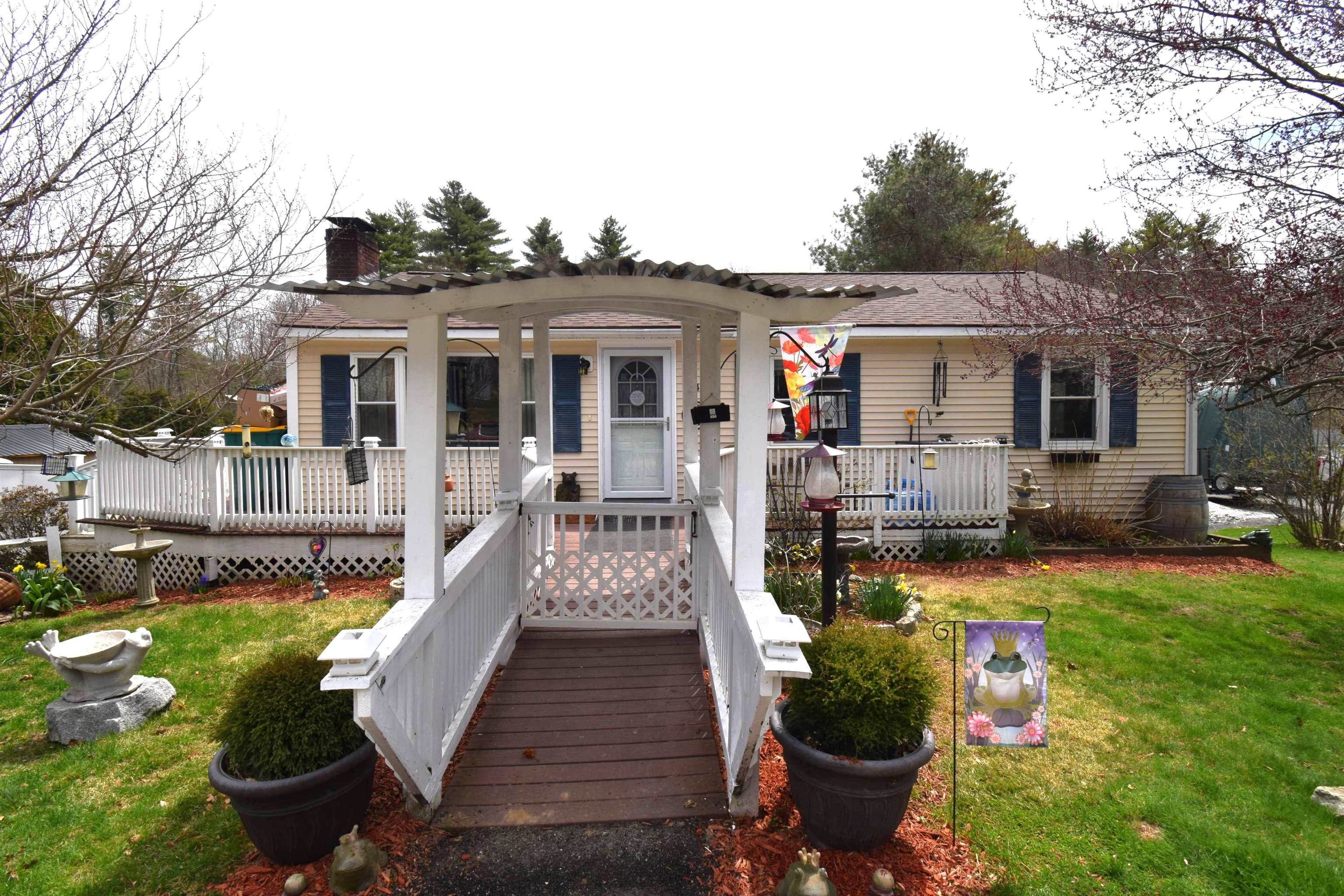 4 Independence Avenue Kingston, NH 03848 - Photo 3 of 43