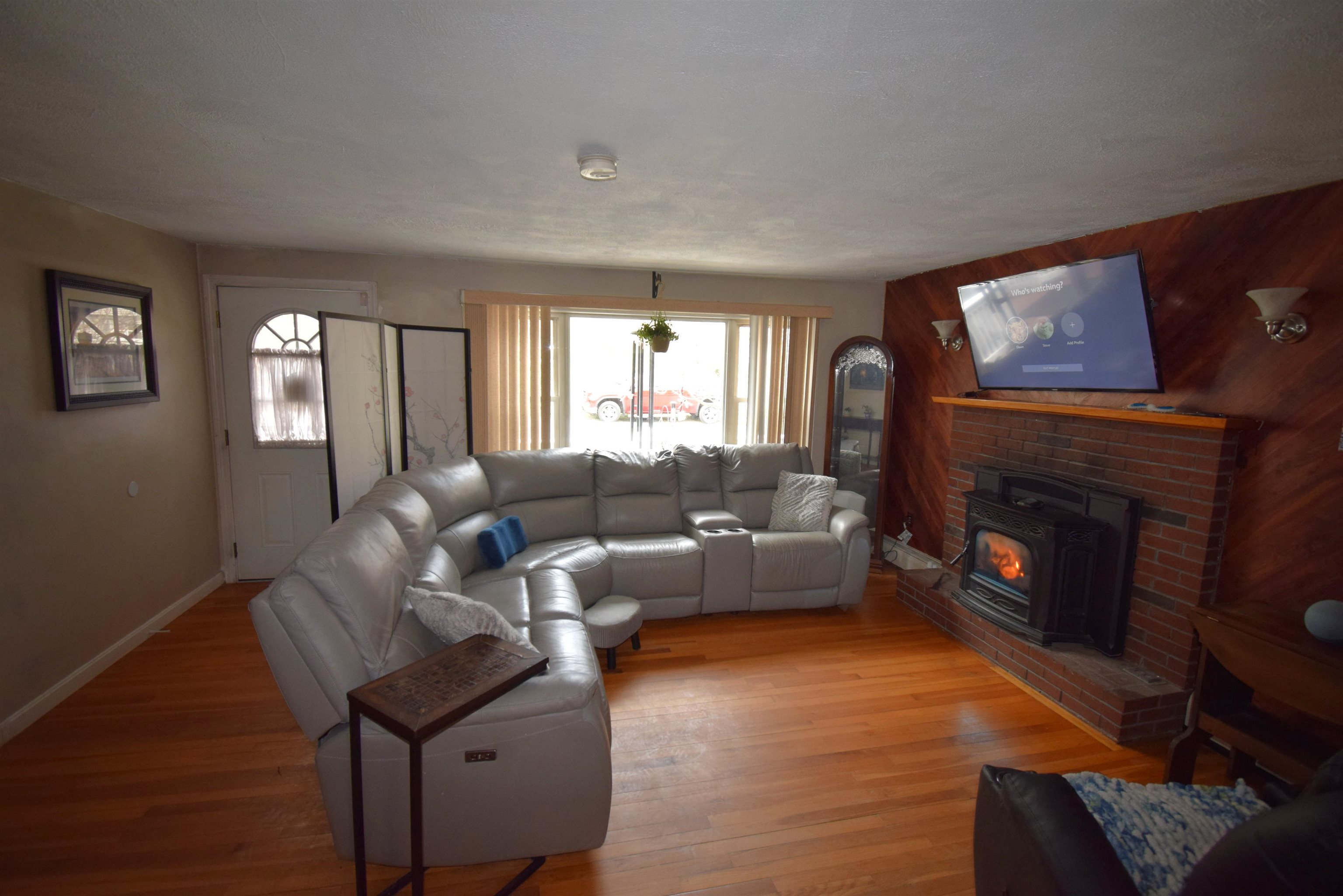 4 Independence Avenue Kingston, NH 03848 - Photo 8 of 43