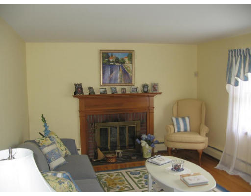 107 Running Brook Road Boston, MA 02132 - Photo 3 of 11 Gallery Image 3