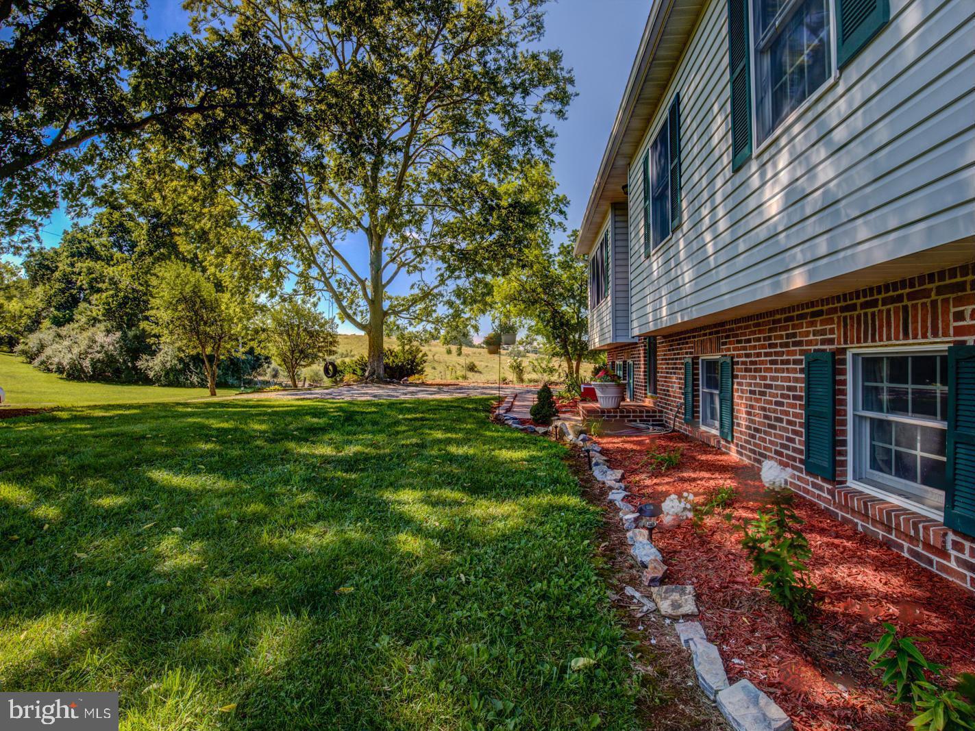 1065 Laurel Grove Road Winchester, VA 22602 - Photo 2 of 29 Gallery Image 2