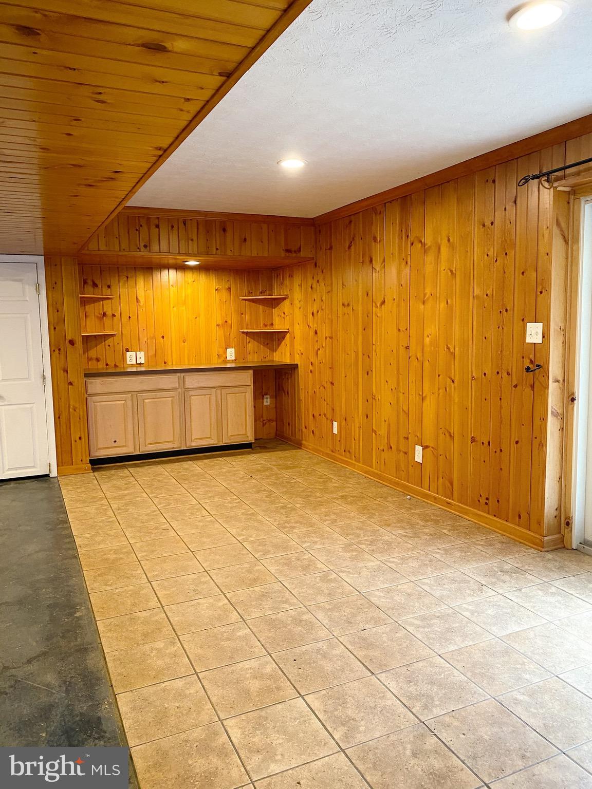 1065 Laurel Grove Road Winchester, VA 22602 - Photo 17 of 29 Gallery Image 17