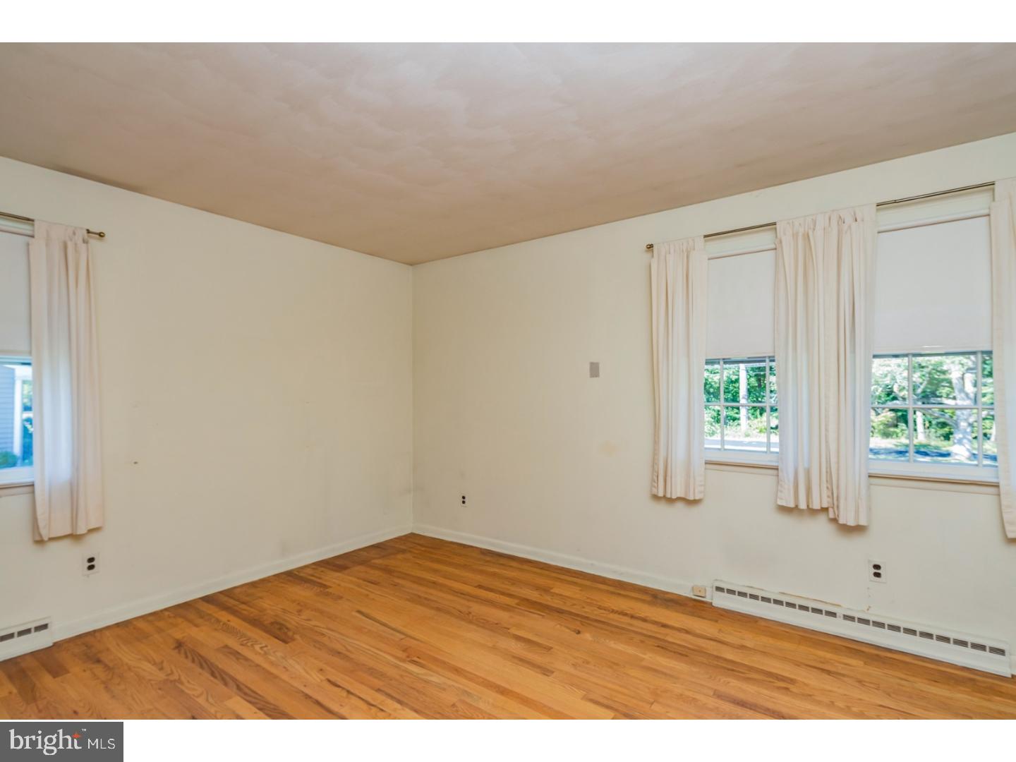 84 Woosamonsa Road Pennington, NJ 08534 - Photo 14 of 25
