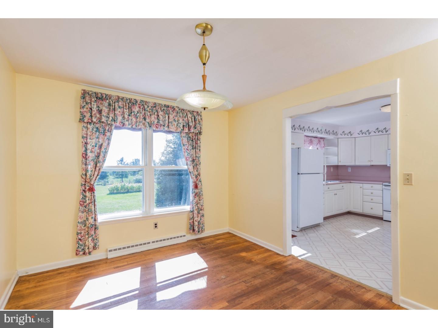 84 Woosamonsa Road Pennington, NJ 08534 - Photo 8 of 25