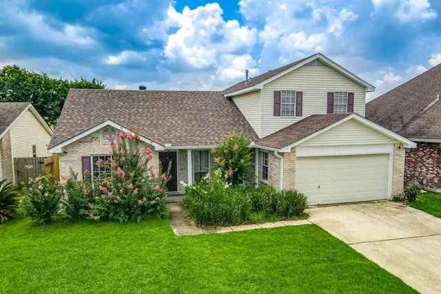 $325,000 | 2404 Rue St Honore, Gretna, LA 70056