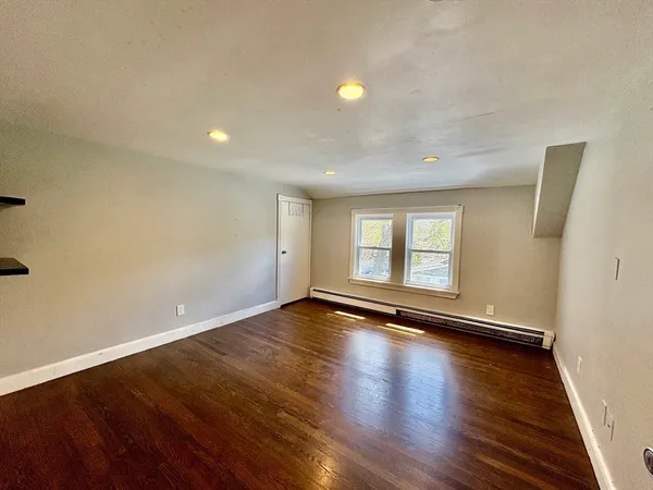 $2,400 | 980 Washington Street, Unit 2, Stoughton, MA 02072