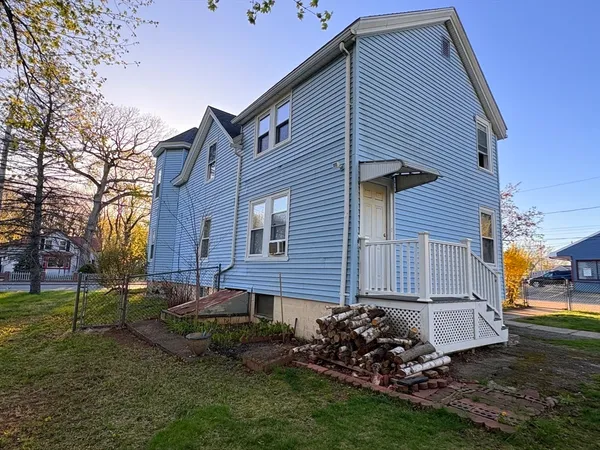 $2,400 | 980 Washington Street, Unit 2, Stoughton, MA 02072