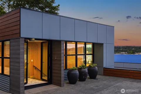 $9,100,000 | 3840 East Mercer Way, Mercer Island, WA 98040