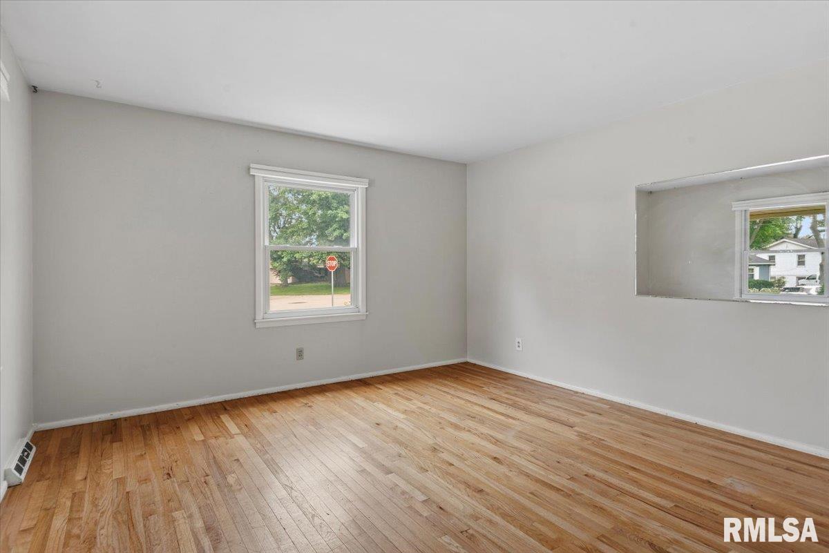124 Nottingham Road Springfield, IL 62704 - Photo 4 of 38