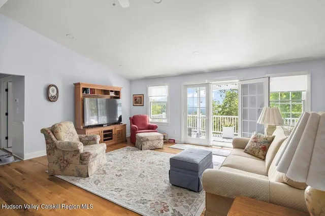 $895,000 | 110 Meadow Lane, Hillsdale, NY 12529