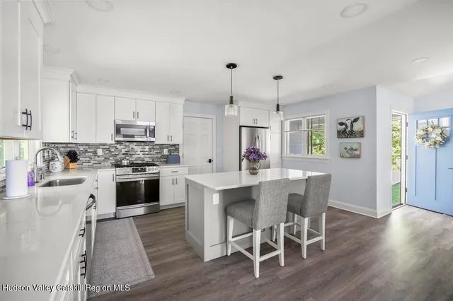 $895,000 | 110 Meadow Lane, Hillsdale, NY 12529