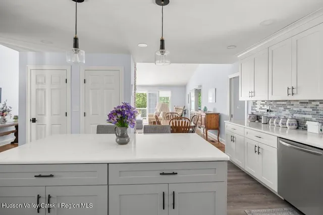 $895,000 | 110 Meadow Lane, Hillsdale, NY 12529