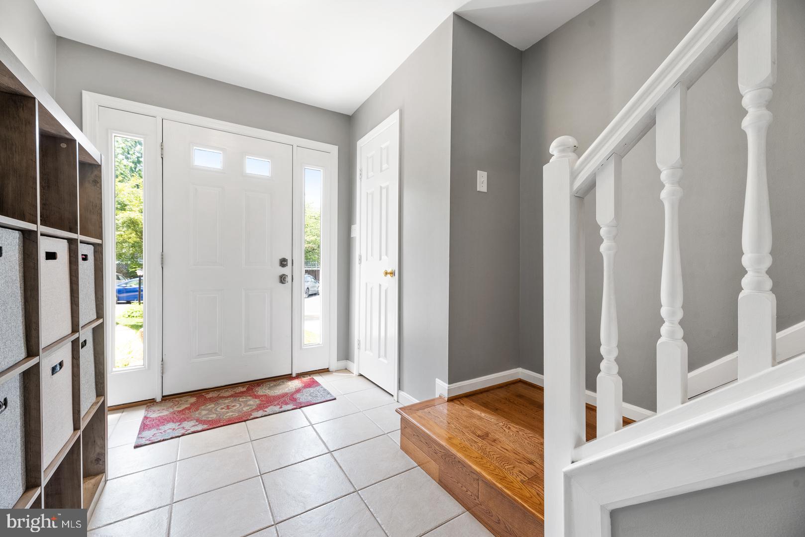 304 Rangers Way Southeast Leesburg, VA 20175 - Photo 3 of 26 Bright and Open