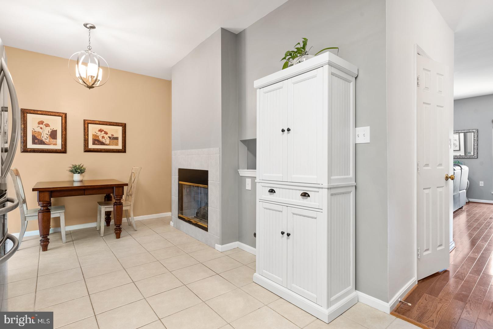 304 Rangers Way Southeast Leesburg, VA 20175 - Photo 5 of 26 Eat-in Kitchen
