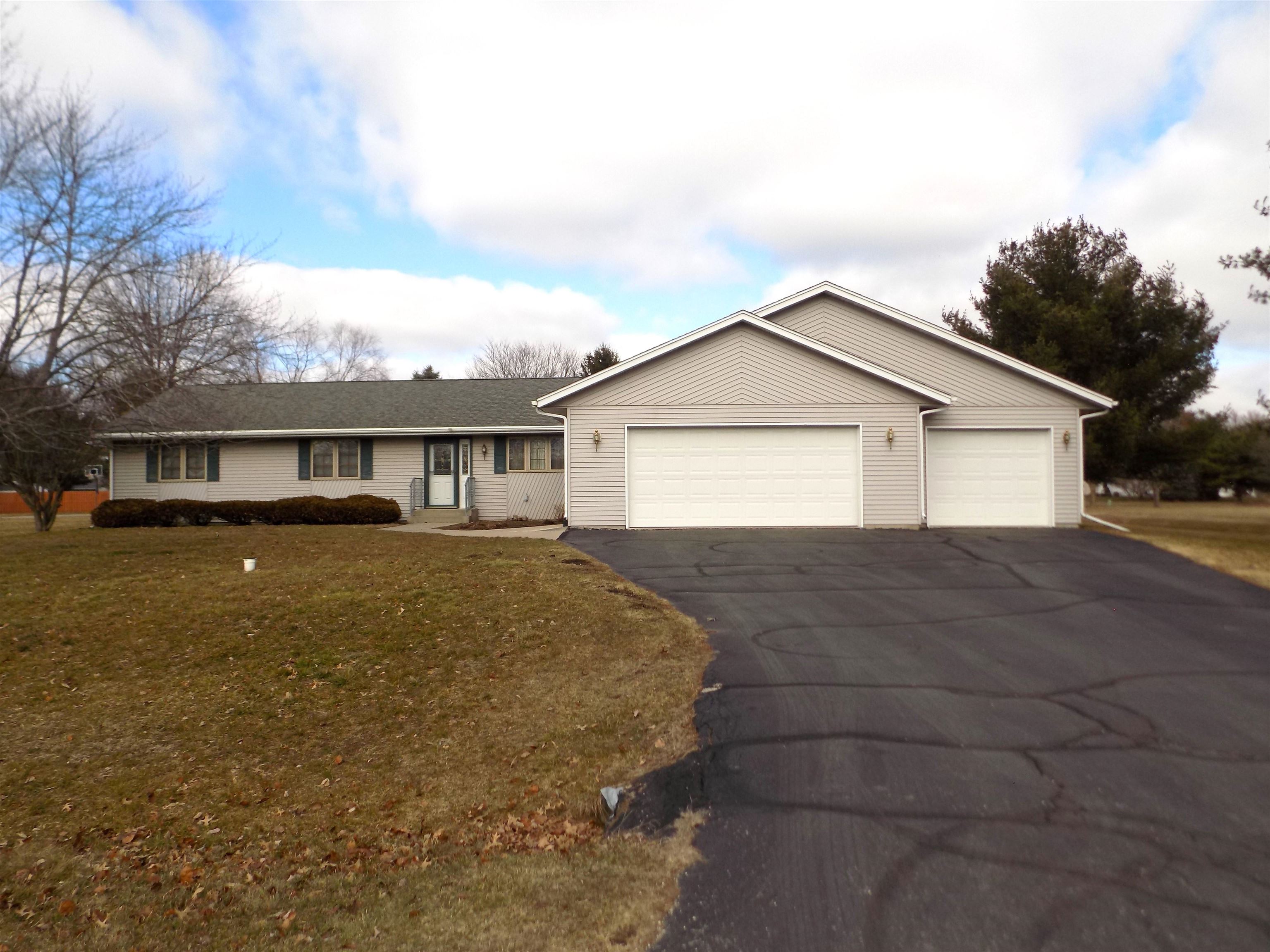 4252 Waltham Road Roscoe, IL 61073 - Photo 1 of 31 a front view of house with yard